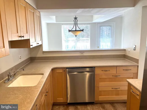 $2,500 | 10713 Hampton Mill Terrace, Unit 100, North Bethesda, MD 20852