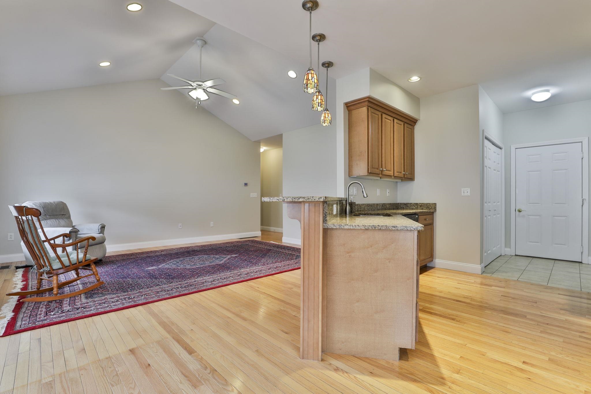 3 Plummer Drive Londonderry, NH 03053 - Photo 18 of 34