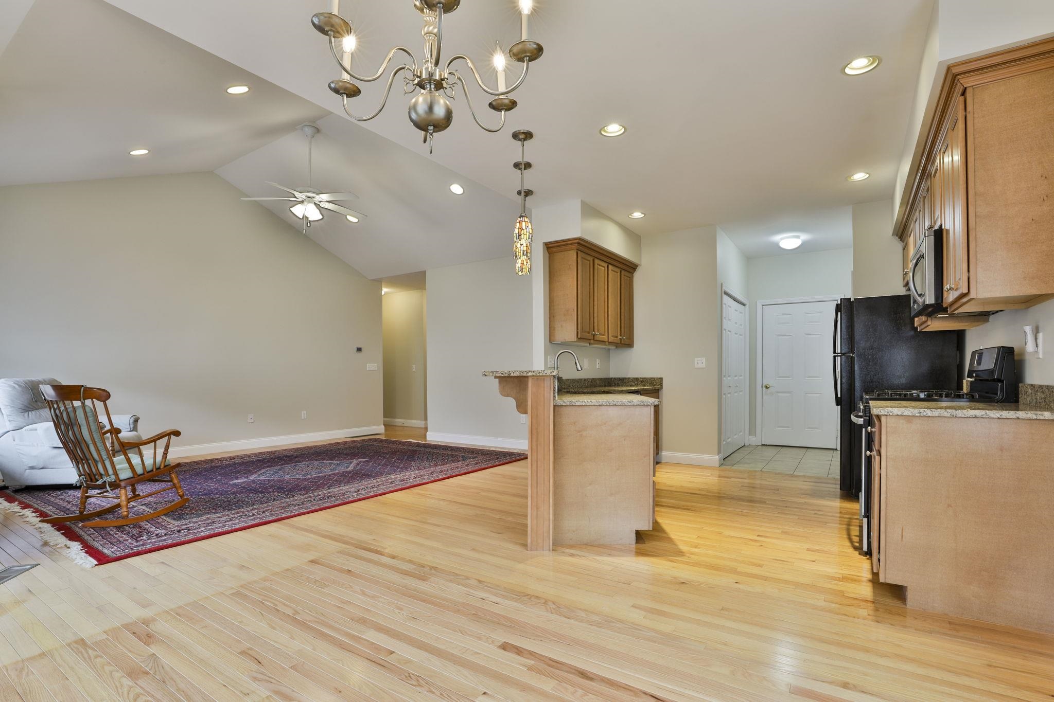 3 Plummer Drive Londonderry, NH 03053 - Photo 23 of 34