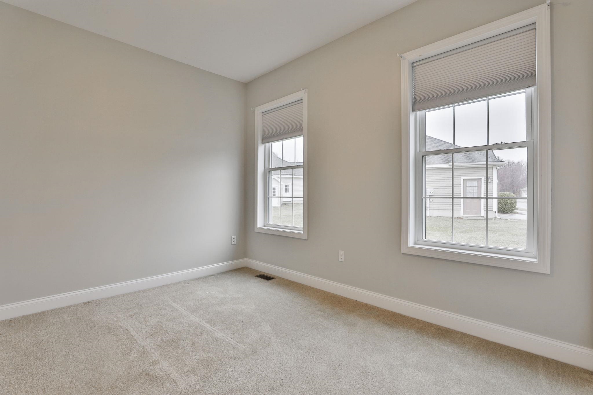 3 Plummer Drive Londonderry, NH 03053 - Photo 27 of 34