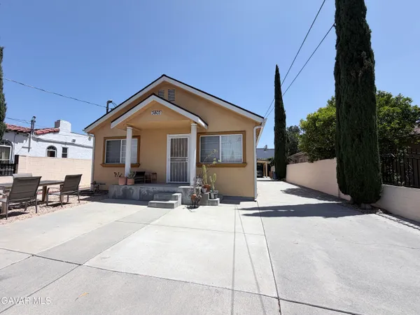 $1,679,000 | 3803 Seneca Avenue, Los Angeles, CA 90039
