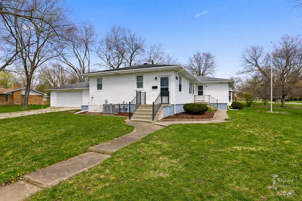 $259,900 | 410 South Chicago Street, Rossville, IL 60963