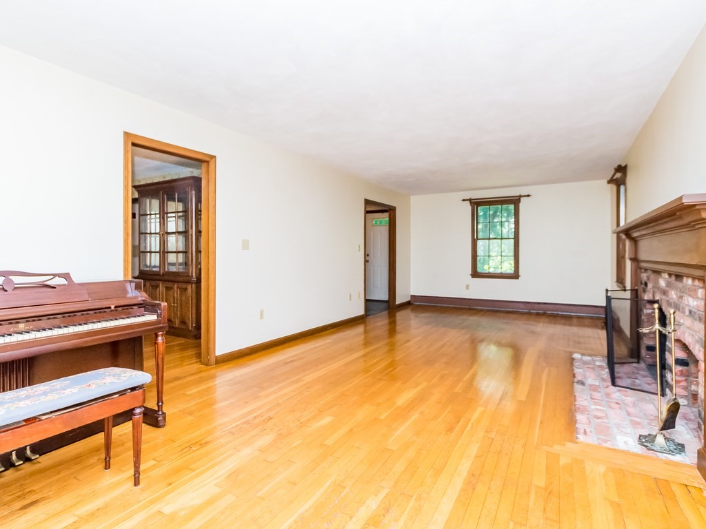 27 Gunnison Road Boxford, MA 01921 - Photo 12 of 40