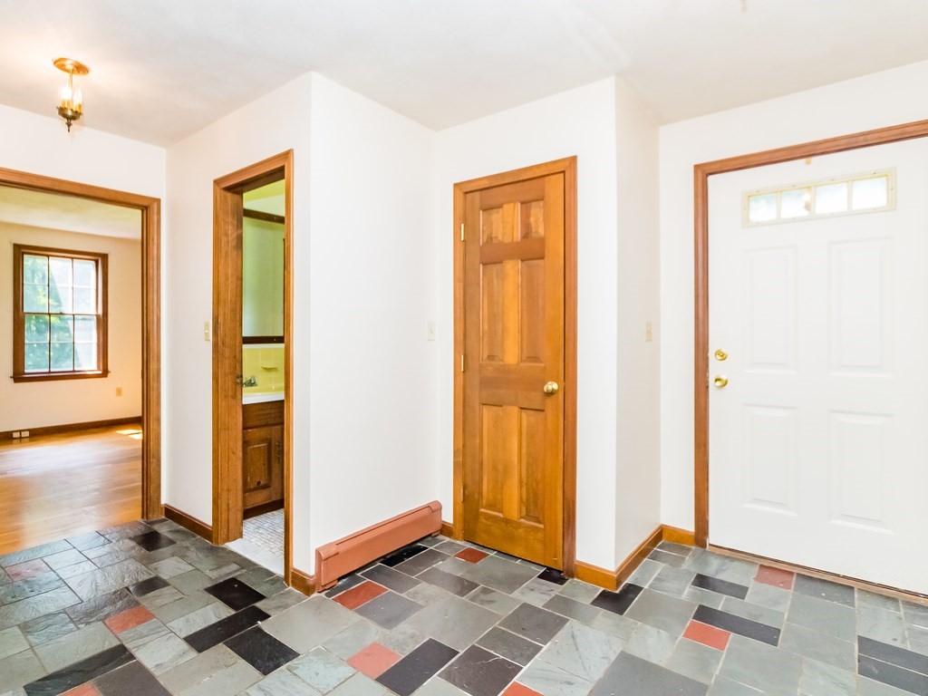 27 Gunnison Road Boxford, MA 01921 - Photo 8 of 40