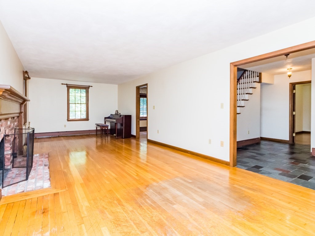 27 Gunnison Road Boxford, MA 01921 - Photo 10 of 40