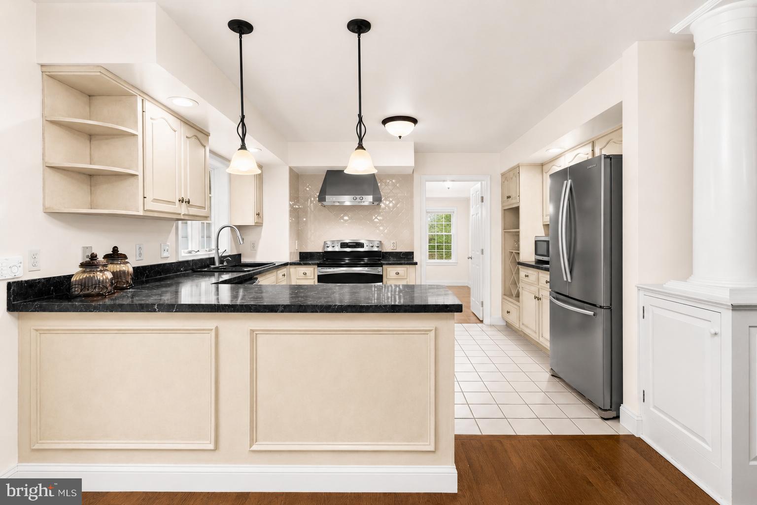 5602 Patterson Road Baldwin, MD 21013 - Photo 50 of 87 Kitchen with peninsula with pendant lights