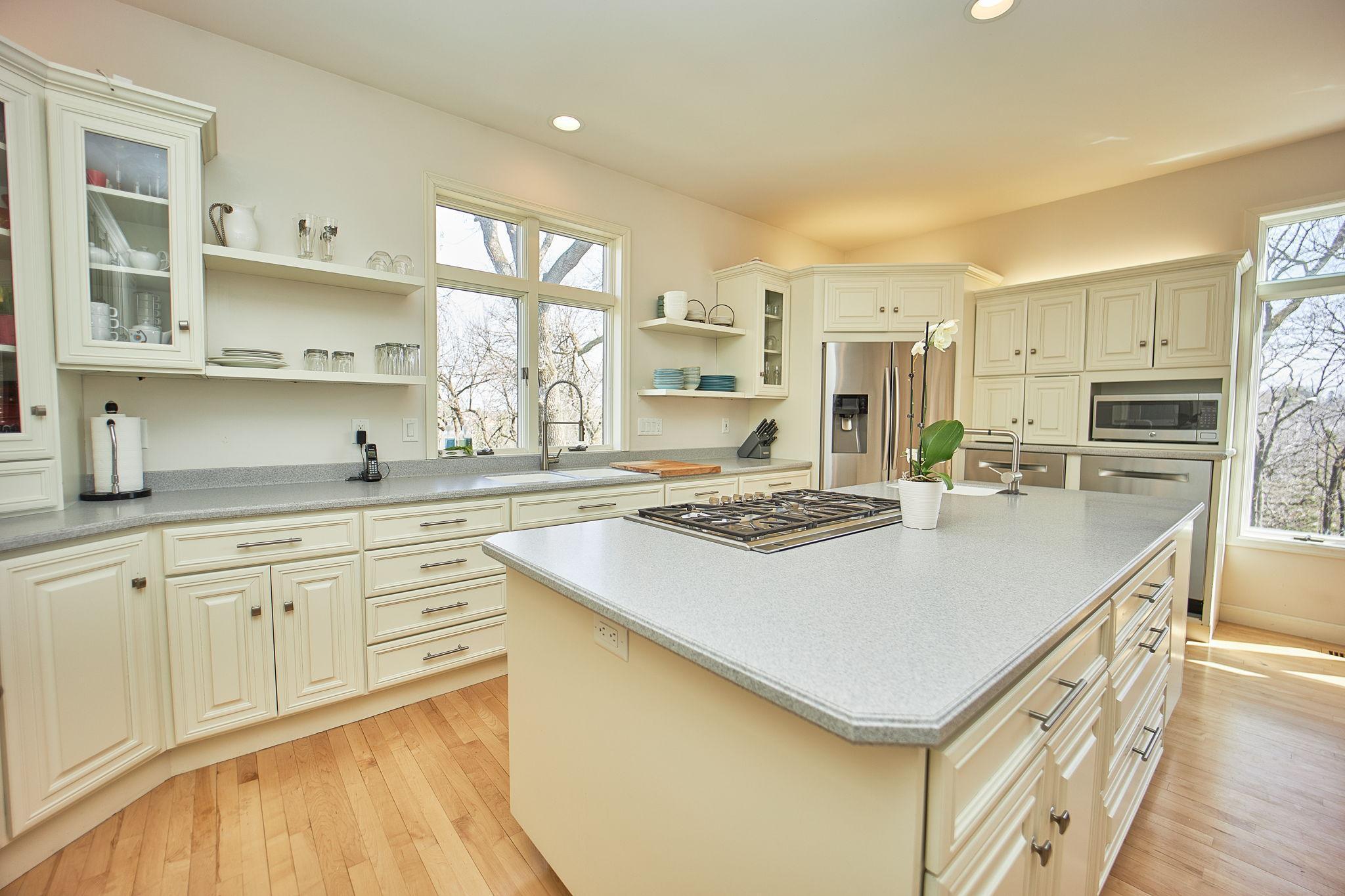 966 Skyline Lane Southwest Rochester, MN 55902 - Photo 17 of 57 Gallery Image 17