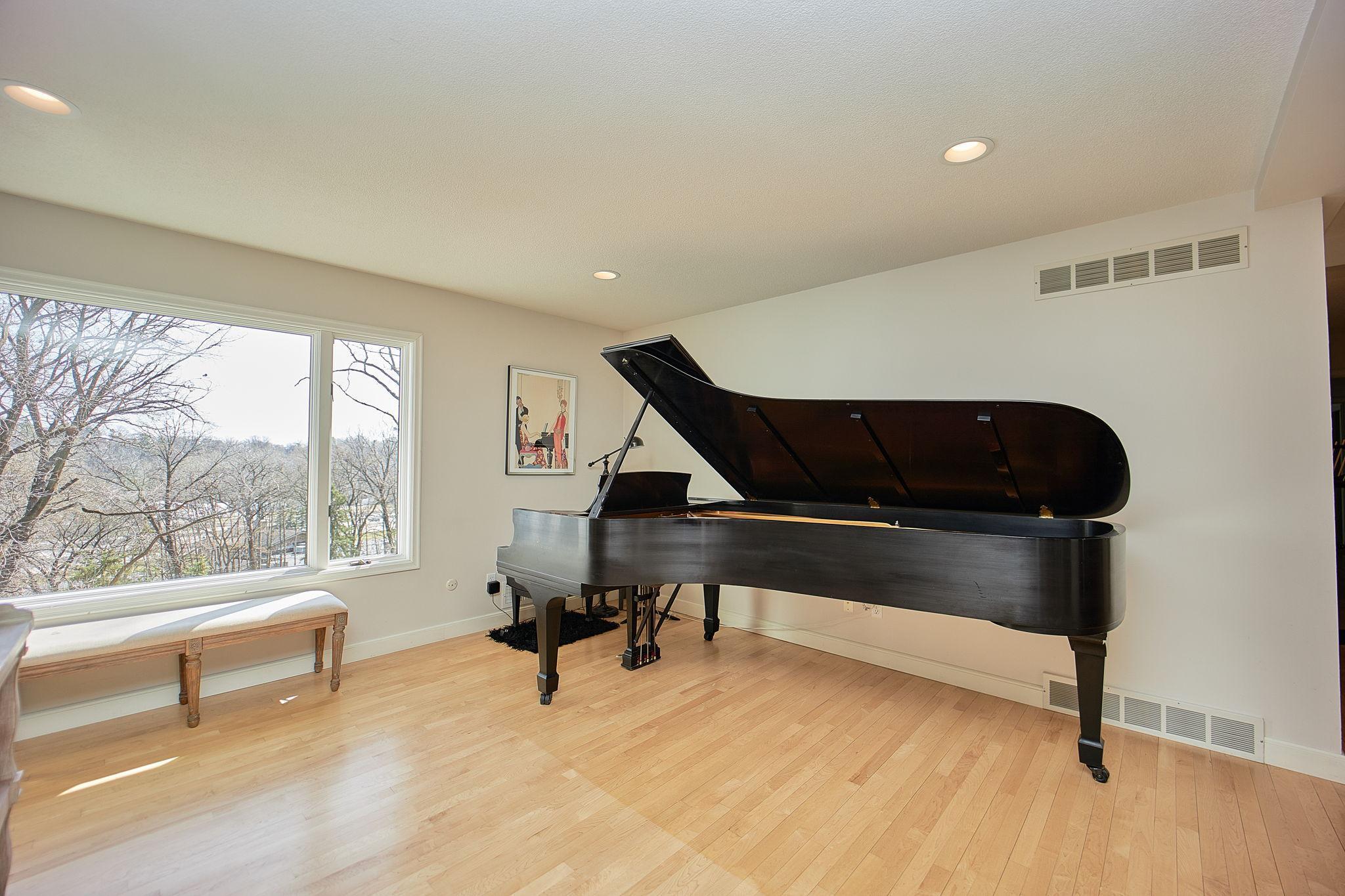 966 Skyline Lane Southwest Rochester, MN 55902 - Photo 5 of 57 Gallery Image 5