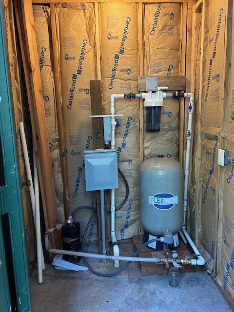 80 Diamond Lake Loop Chemult, OR 97731 - Photo 35 of 36 a room with water heater and a table