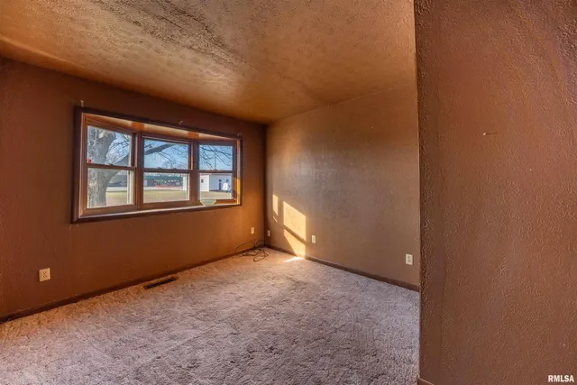 $79,900 | 1516 North 16th Street, Pekin, IL 61554