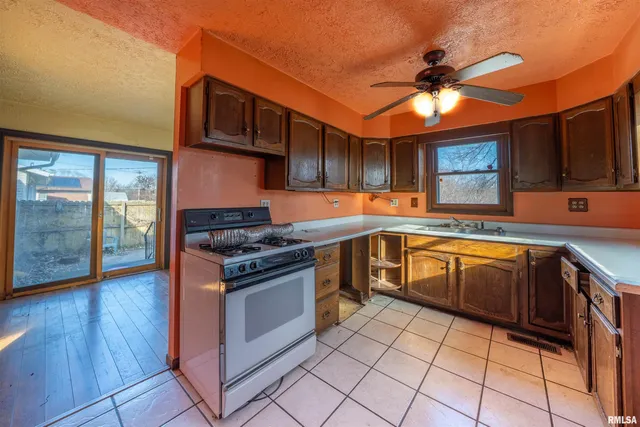 $79,900 | 1516 North 16th Street, Pekin, IL 61554