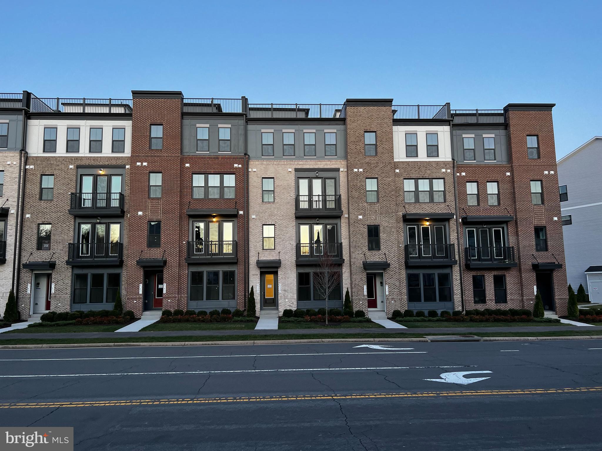 43396 Farringdon Square, Broadlands, VA 20148 Compass