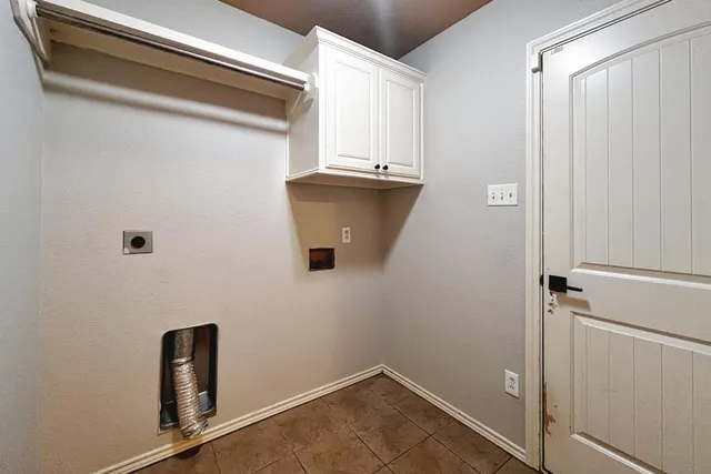 a view of a back yard