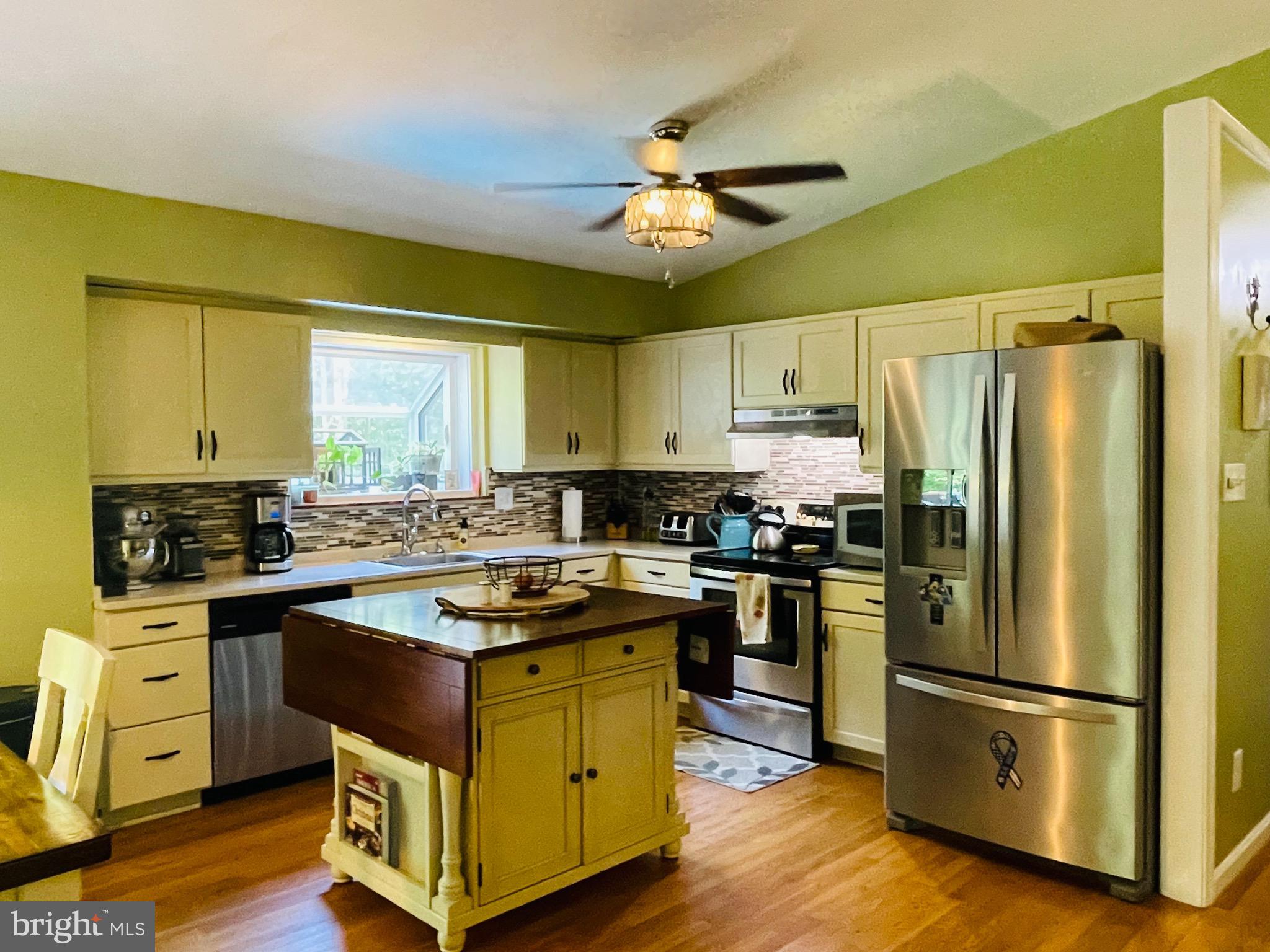 42194 Riva Ridge Drive Hollywood, MD 20636 - Photo 15 of 69 Kitchen