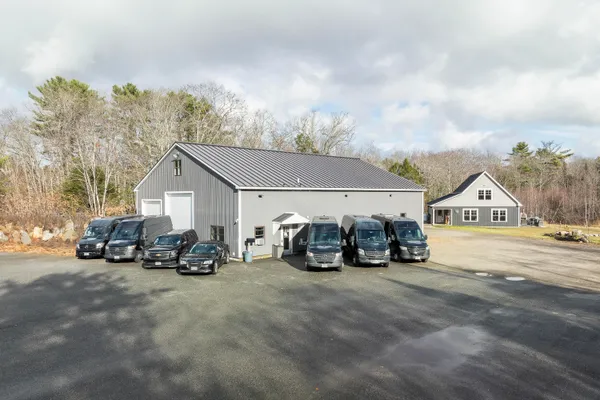 $1,899,000 | 145 East Pond Road, Nobleboro, ME 04555