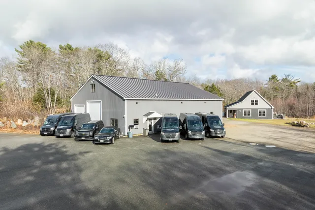 $1,899,000 | 145 East Pond Road, Nobleboro, ME 04555