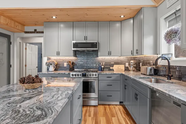 $1,899,000 | 145 East Pond Road, Nobleboro, ME 04555