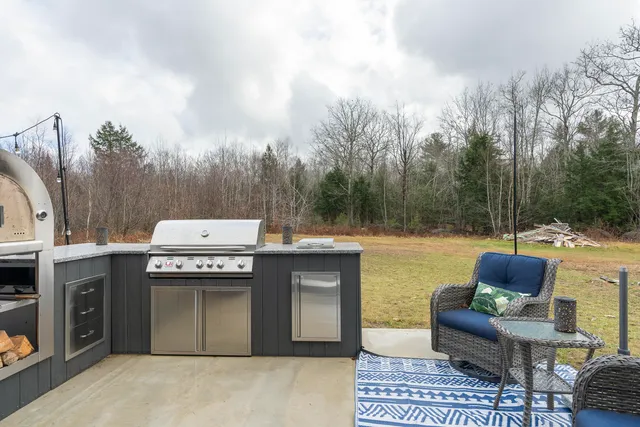 $1,899,000 | 145 East Pond Road, Nobleboro, ME 04555