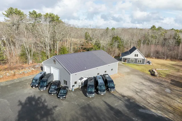 $1,899,000 | 145 East Pond Road, Nobleboro, ME 04555