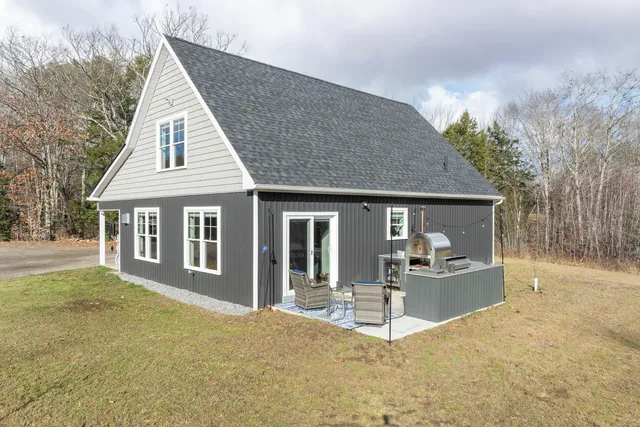 $1,899,000 | 145 East Pond Road, Nobleboro, ME 04555