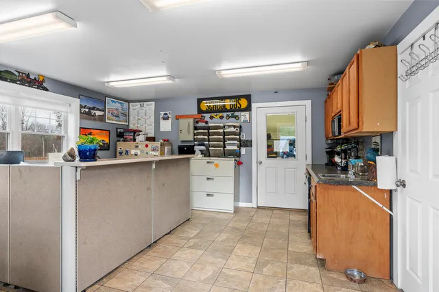 $1,899,000 | 145 East Pond Road, Nobleboro, ME 04555