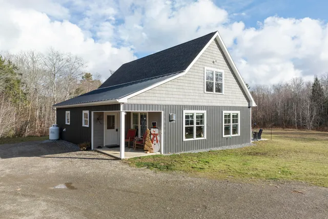 $1,899,000 | 145 East Pond Road, Nobleboro, ME 04555