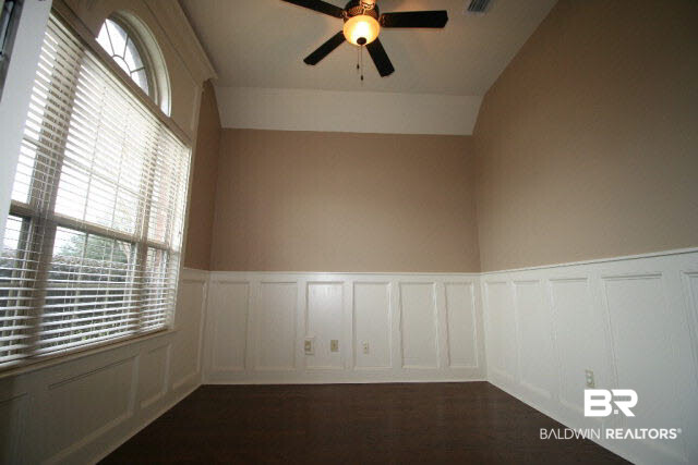 9689 Bella Drive Daphne, AL 36526 - Photo 4 of 28 Living room