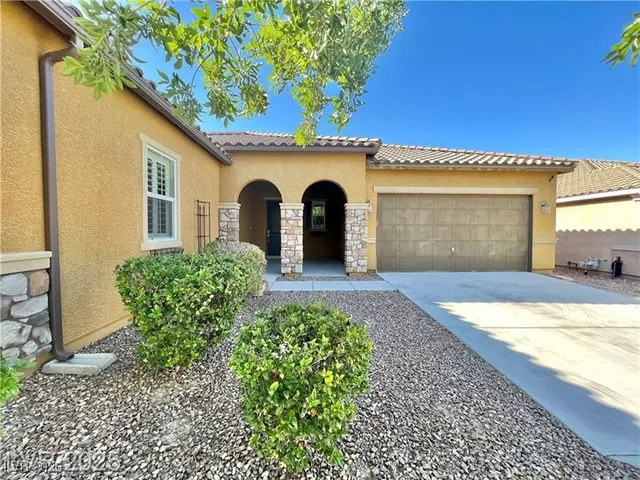 $2,550 | 2117 Thames View Street, Henderson, NV 89044