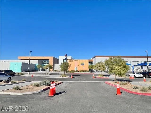 $2,550 | 2117 Thames View Street, Henderson, NV 89044