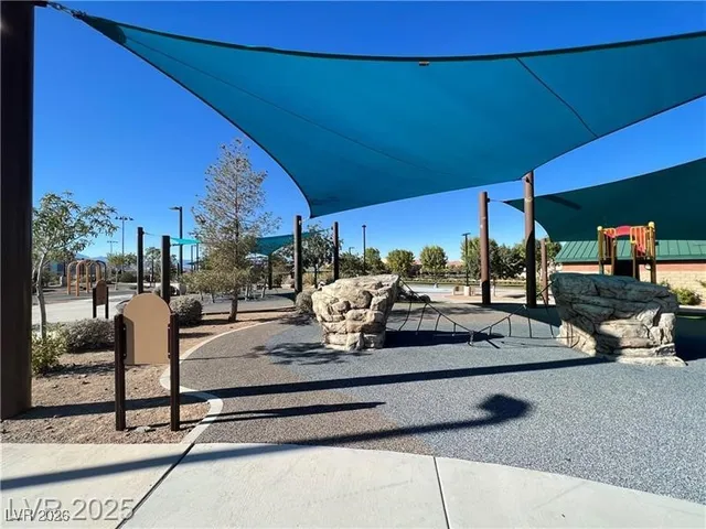 $2,550 | 2117 Thames View Street, Henderson, NV 89044