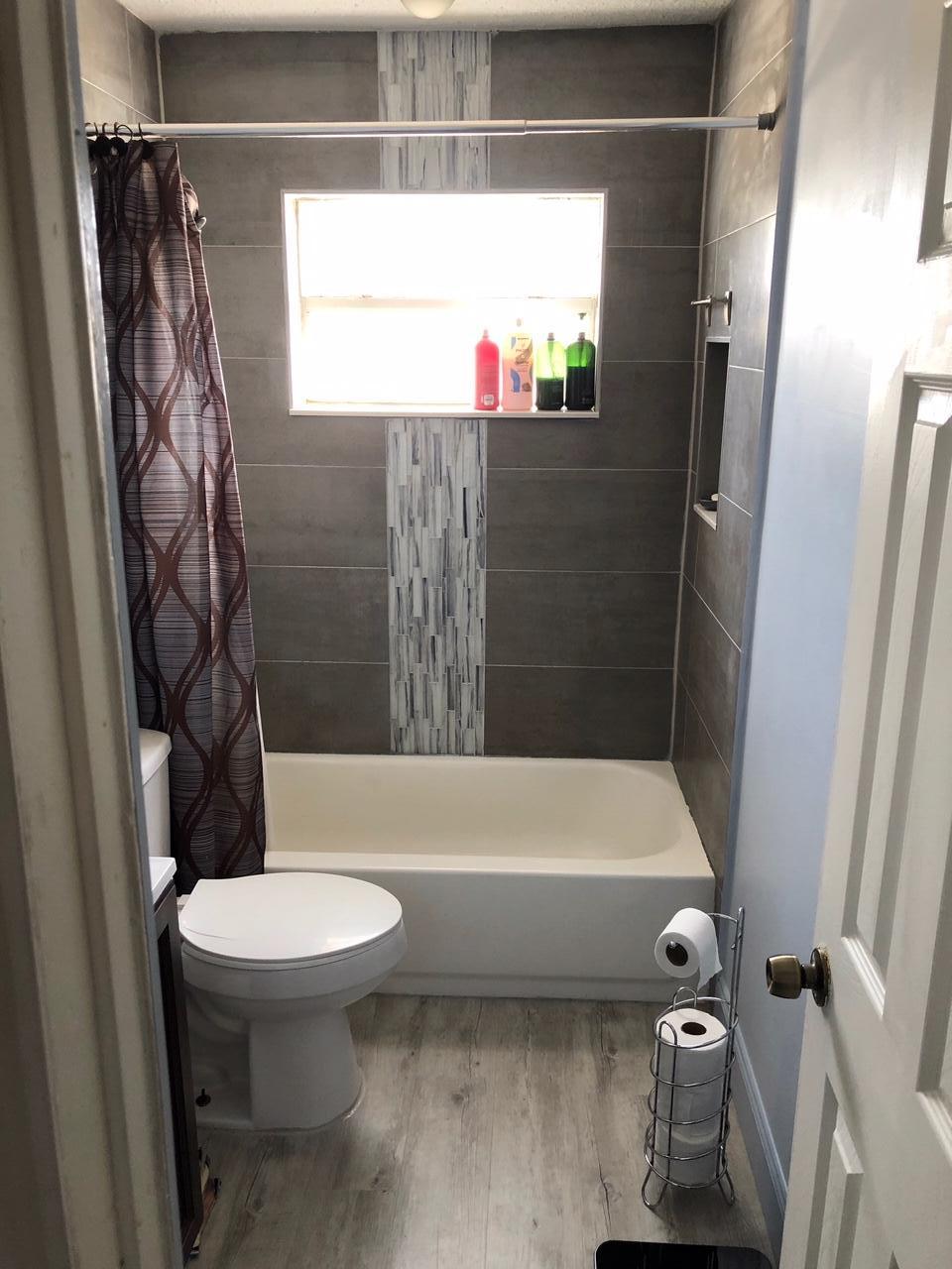 1573 West 17th Street Riviera Beach, FL 33404 - Photo 6 of 8 Bathroom