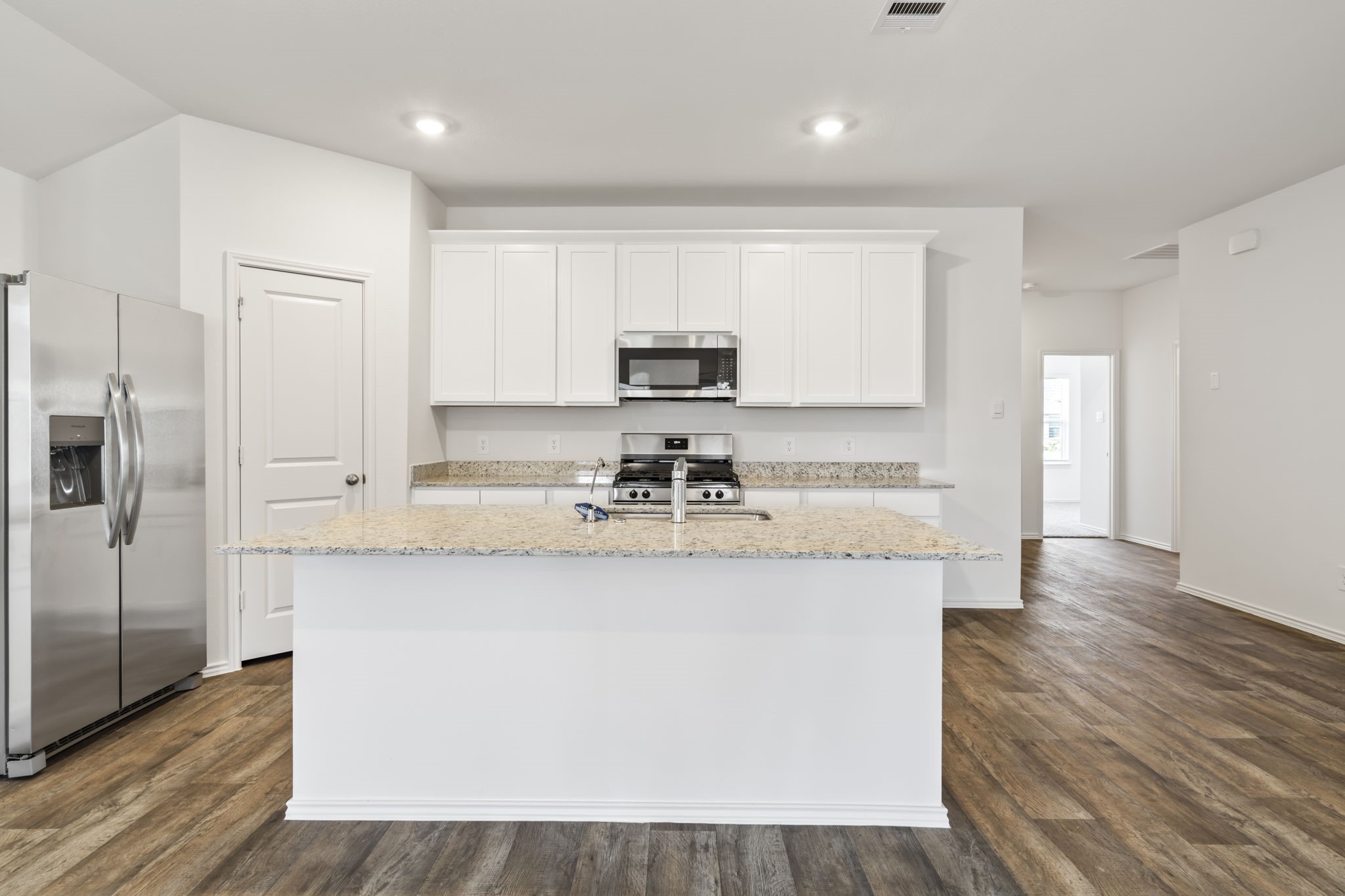 3723 Zoeys Way Fulshear, TX 77423 - Photo 15 of 40