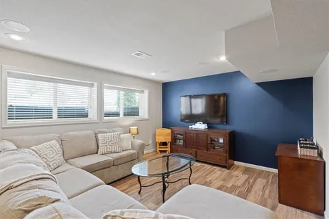 $549,900 | 1404 Southwest 41st Circle, Lee's Summit, MO 64082