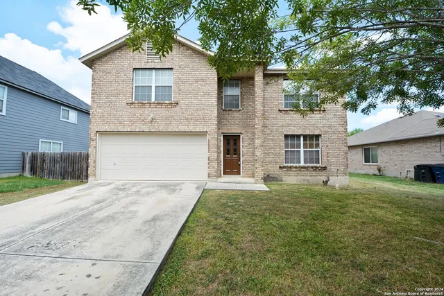 $1,895 | 858 Lincolnshire Drive, New Braunfels, TX 78130