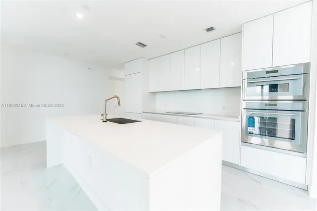 $16,500 | 700 Northeast 24th Street, Unit 3401, Miami, FL 33137
