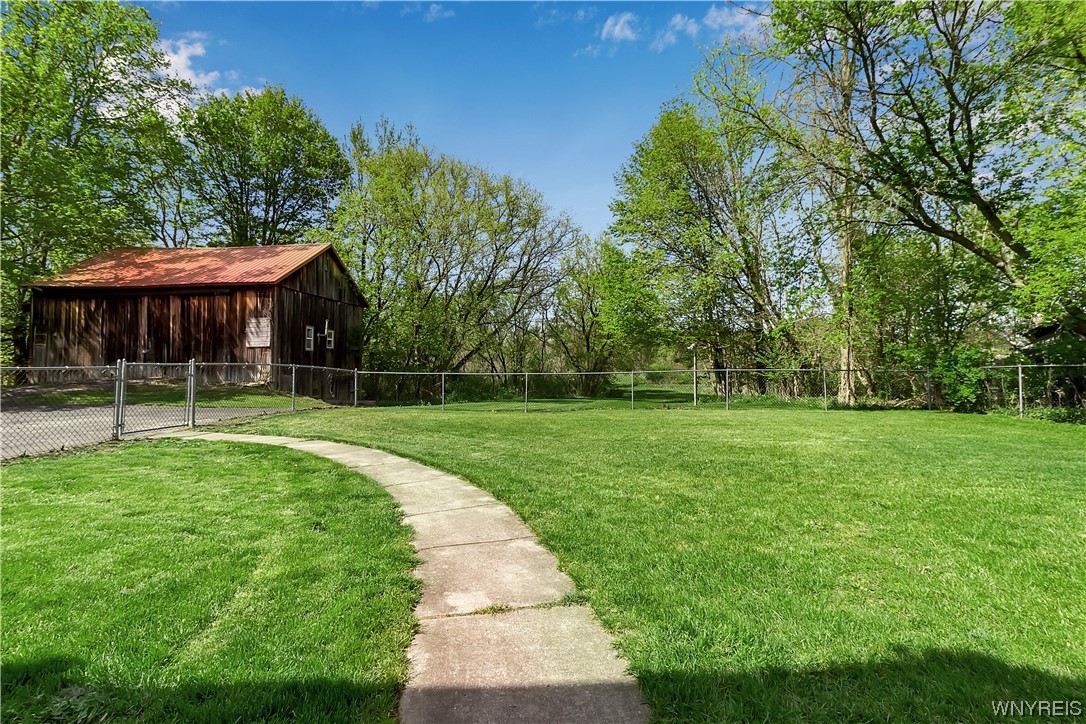 9331 Ridge Road Hartland, NY 14105 - Photo 4 of 39