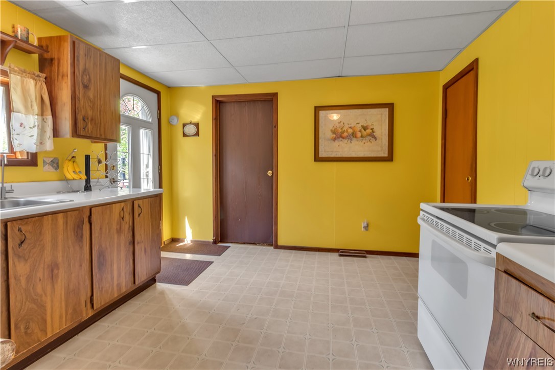 9331 Ridge Road Hartland, NY 14105 - Photo 7 of 39