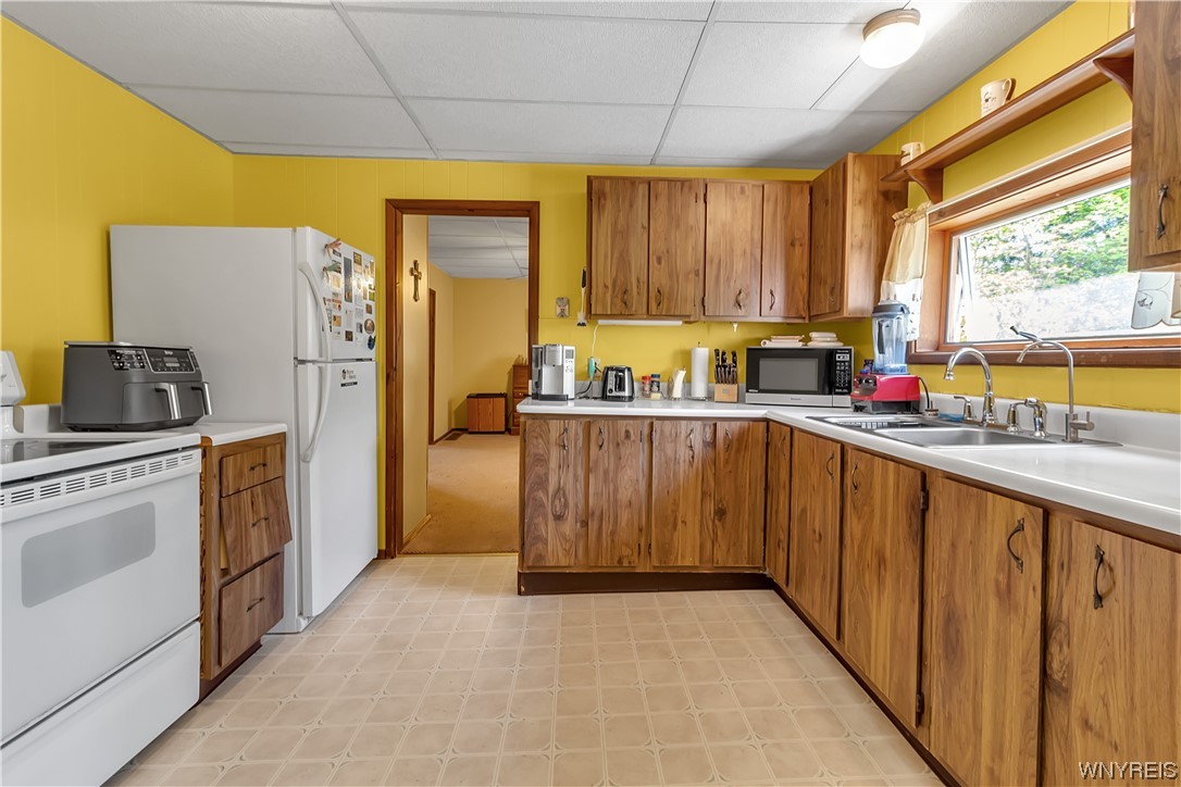 9331 Ridge Road Hartland, NY 14105 - Photo 8 of 39