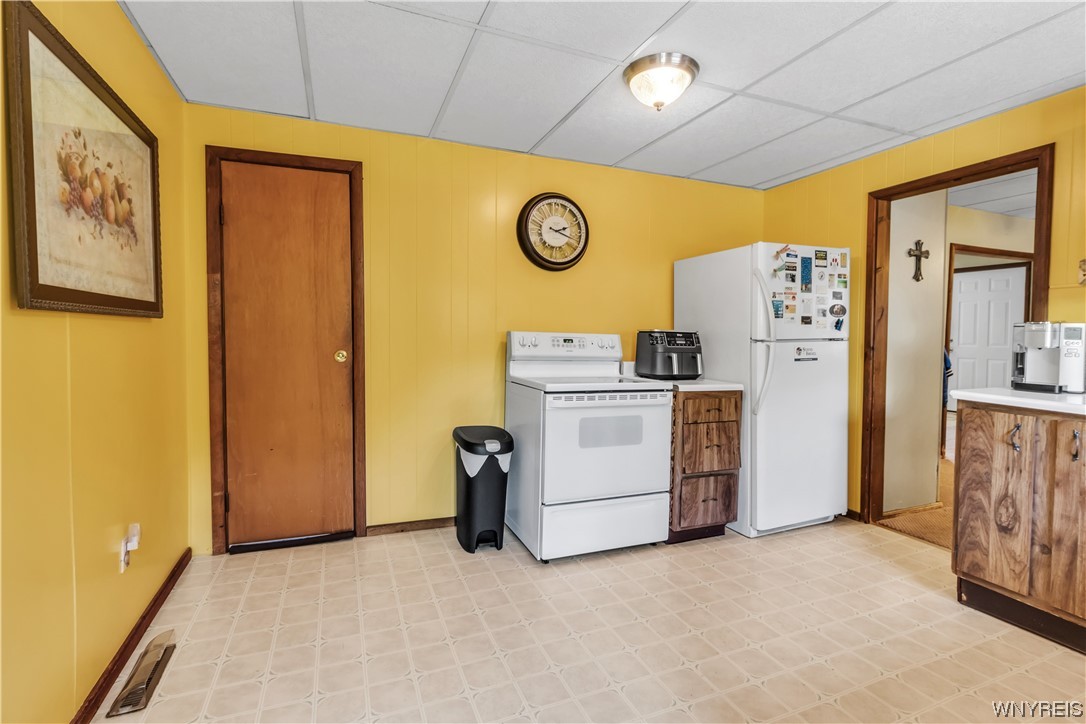 9331 Ridge Road Hartland, NY 14105 - Photo 9 of 39