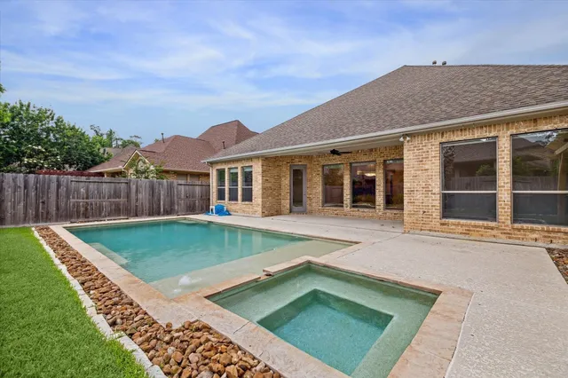 $4,800 | 95 North Mews Wood Court, The Woodlands, TX 77381