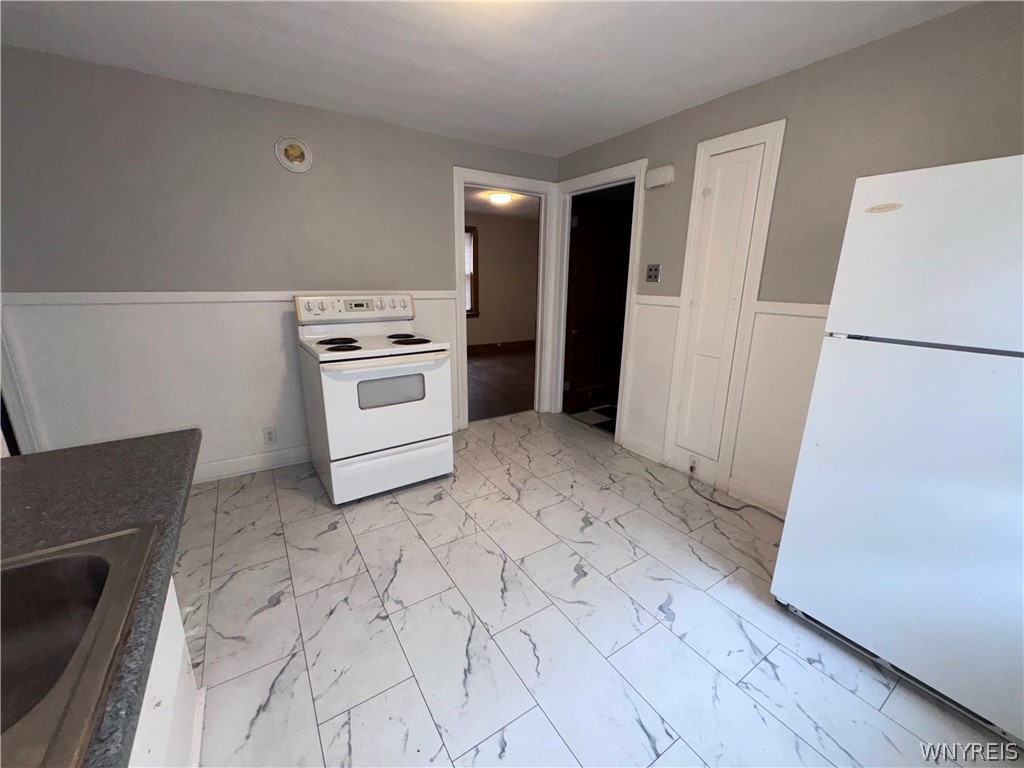 34 Sunset Street Buffalo, NY 14207 - Photo 5 of 12 Kitchen