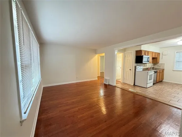 $1,200 | 854 Loekes Drive, Florissant, MO 63031