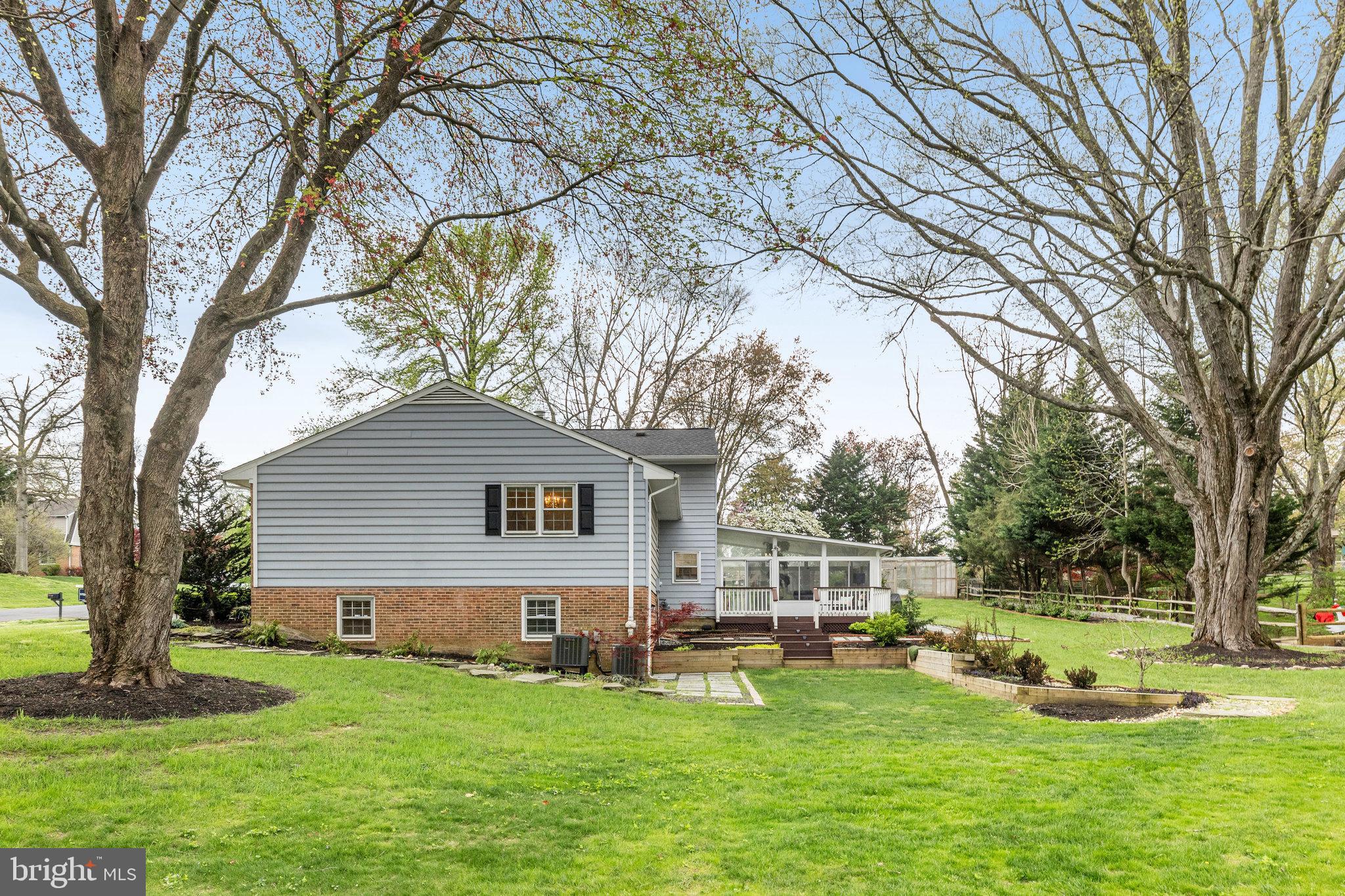10400 Huntrace Way Vienna, VA 22182 - Photo 42 of 63 Gallery Image 42