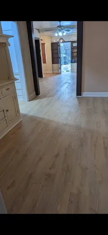 a view of a livingroom with an empty space