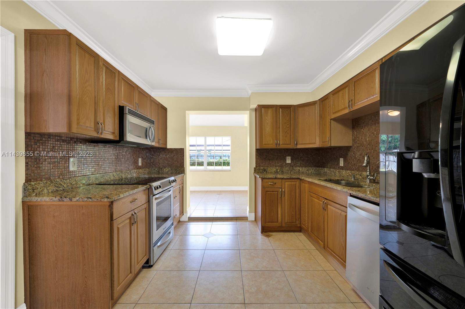 41 Virginia Road West Park, FL 33023 - Photo 5 of 23 Gallery Image 5