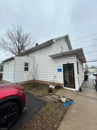 $1,950 | 65 Finderne Avenue, Bridgewater, NJ 08807