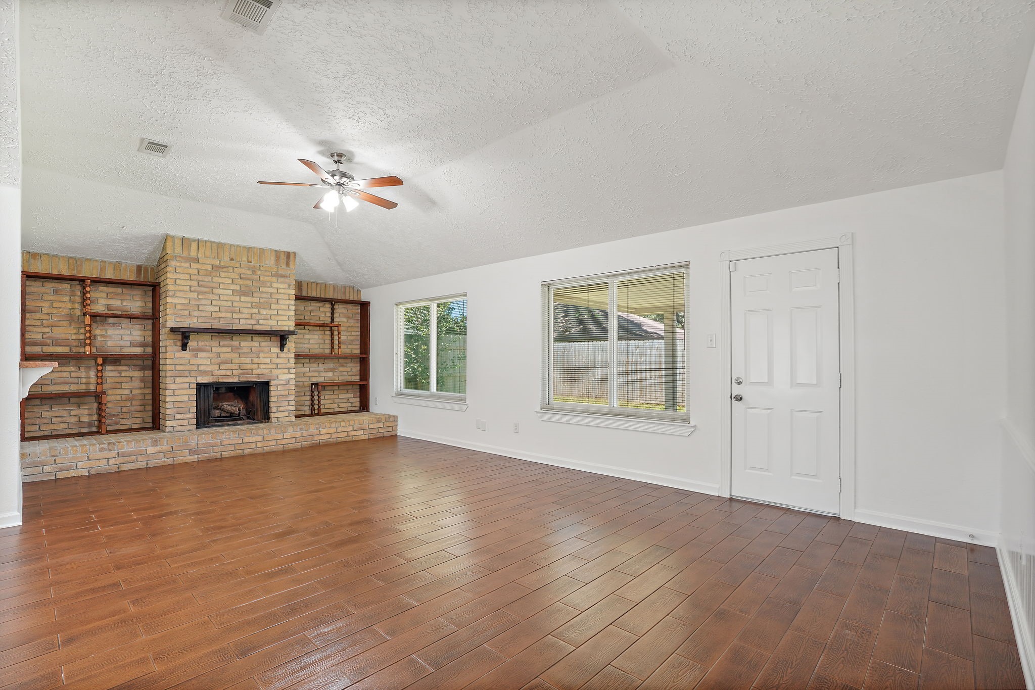 9731 Shell Rock Road La Porte, TX 77571 - Photo 5 of 22