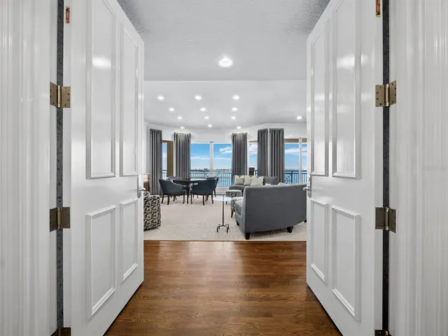 $3,350,000 | 35 Watergate Drive, Unit 1403, Sarasota, FL 34236