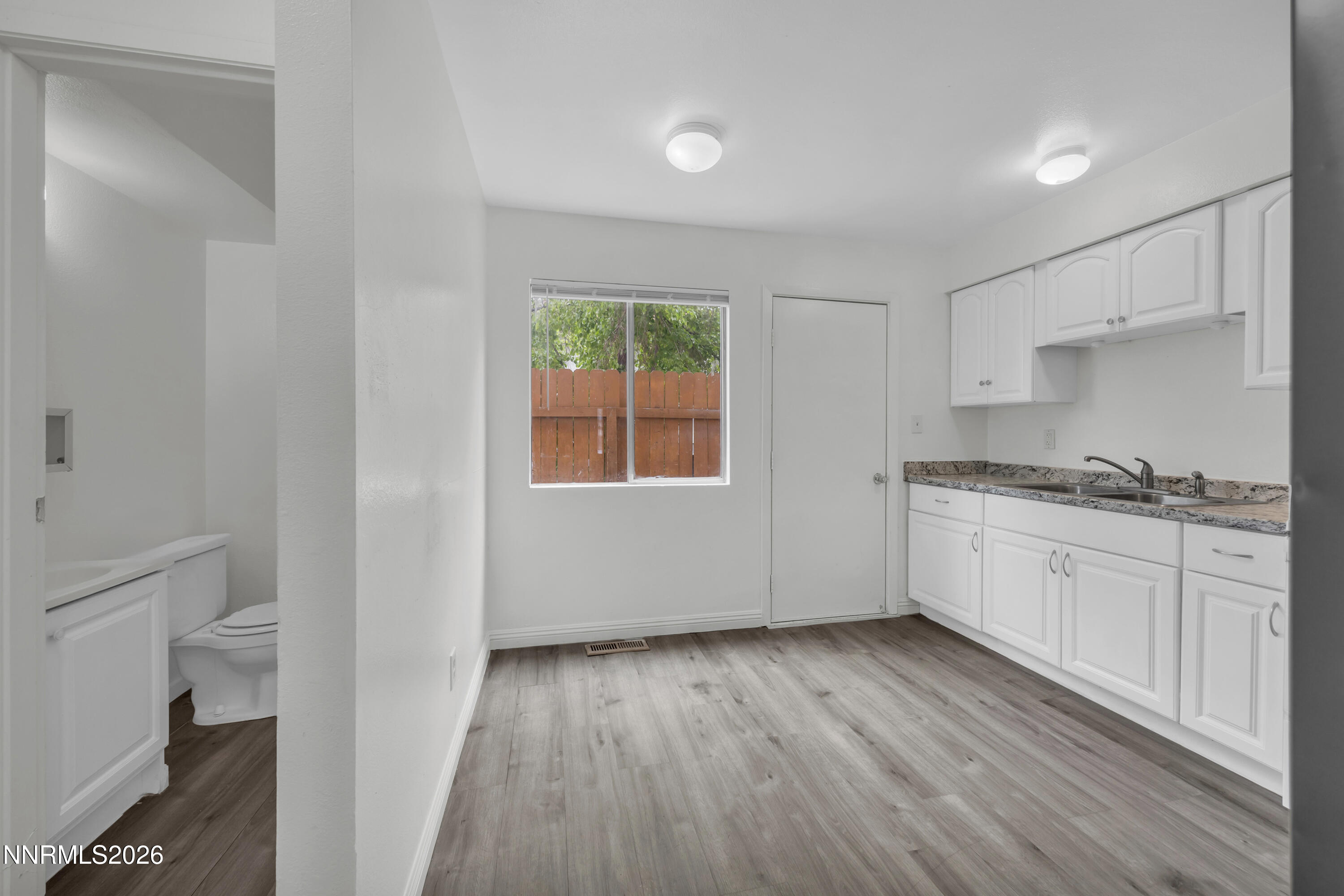 1414 East 9th Street, Unit 2 Reno, NV 89512 - Photo 11 of 31 11_img_8840