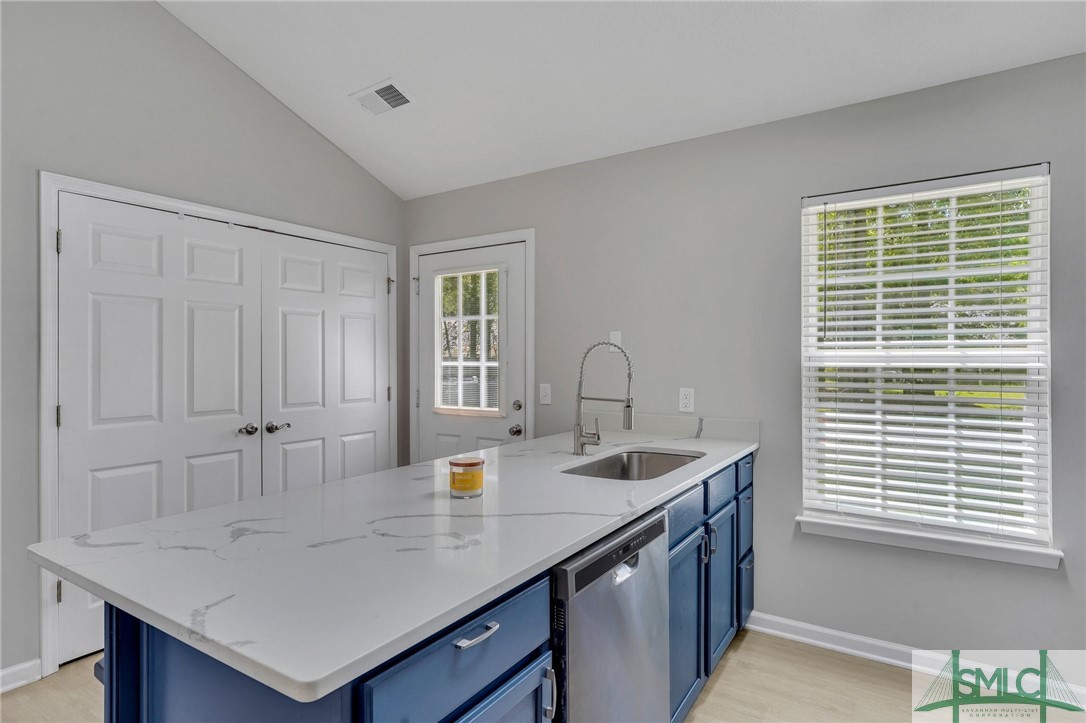 127 Knotty Pine Circle Springfield, GA 31329 - Photo 11 of 25